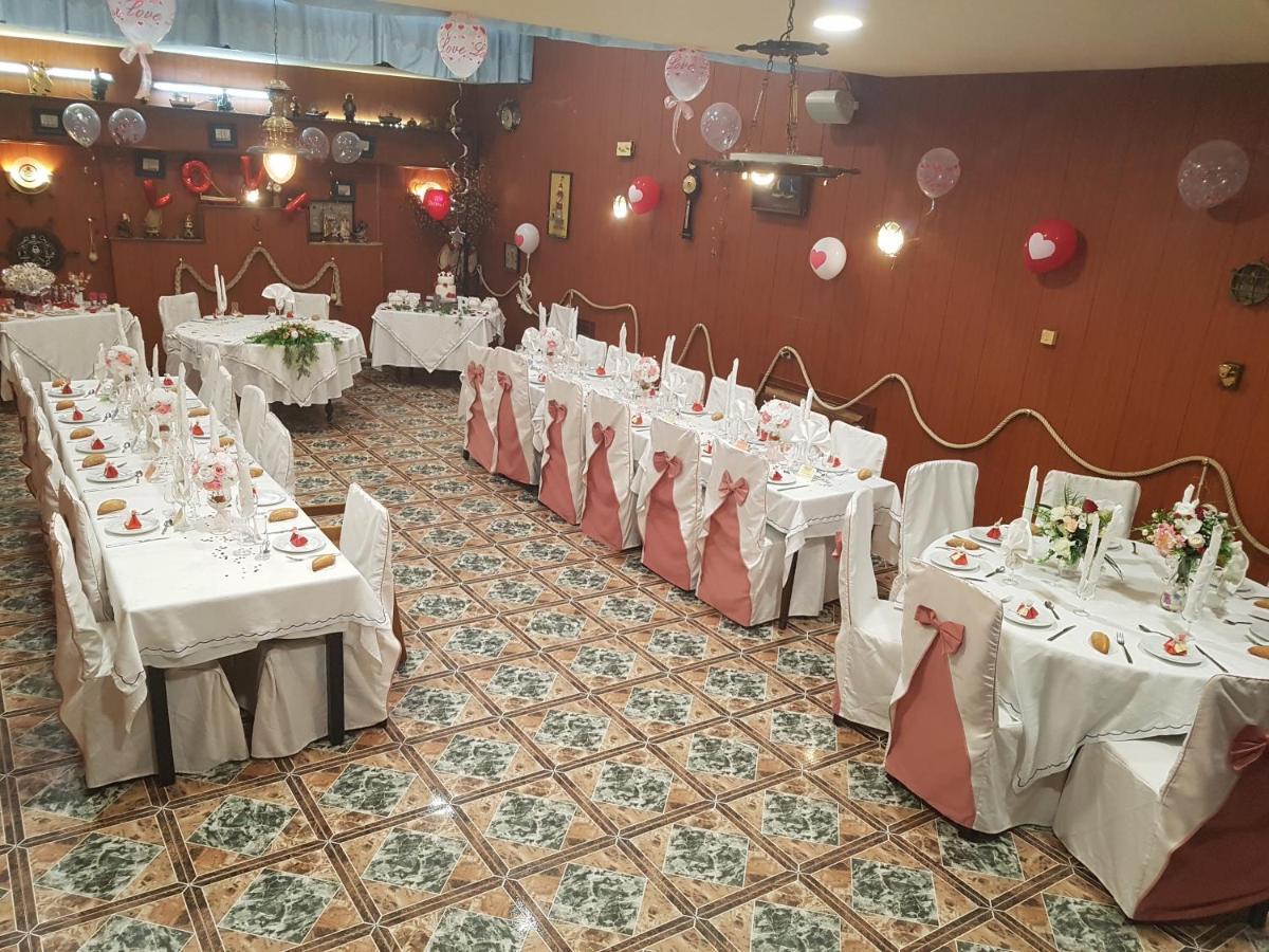 Hostal Milenium Els Monjos Εξωτερικό φωτογραφία