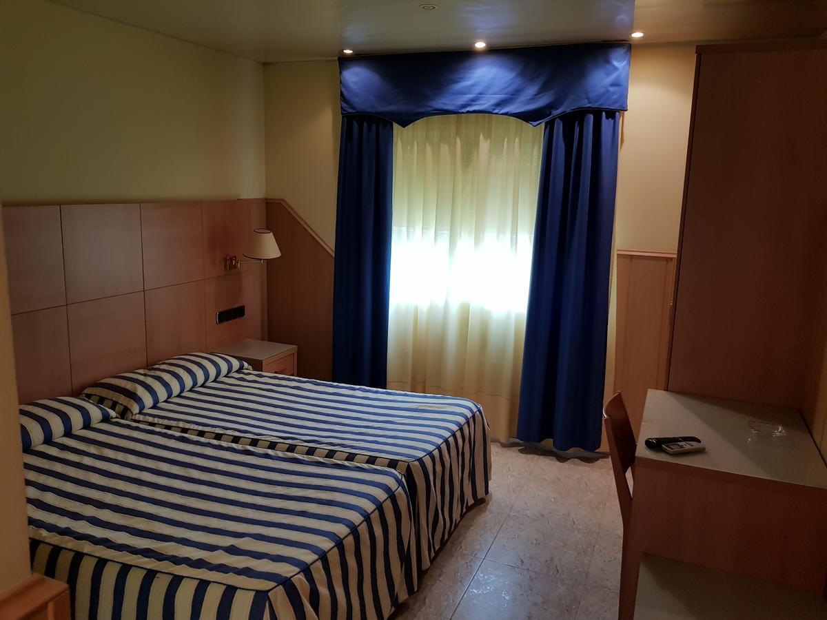 Hostal Milenium Els Monjos Εξωτερικό φωτογραφία