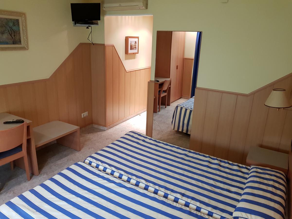 Hostal Milenium Els Monjos Εξωτερικό φωτογραφία